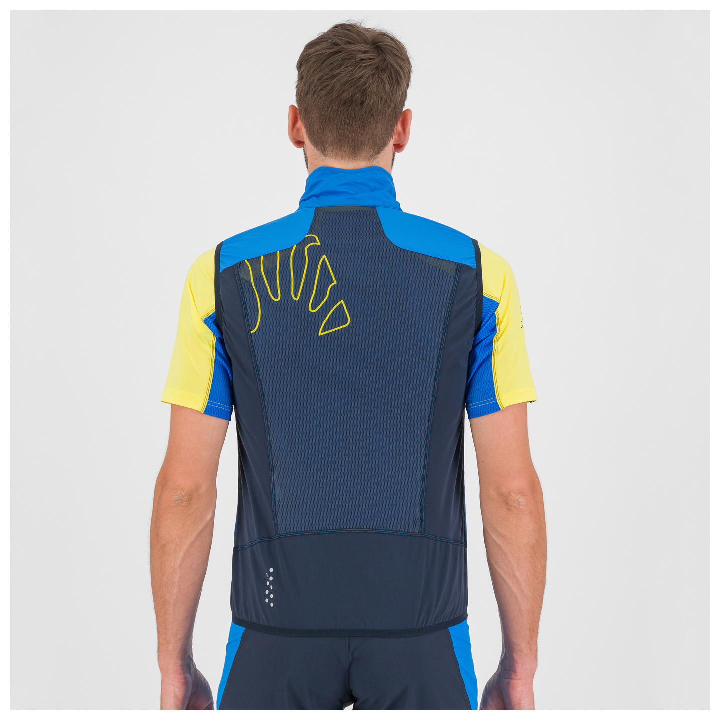 Vivere la montagna estiva con Karpos K- Performance Hybrid Jacket