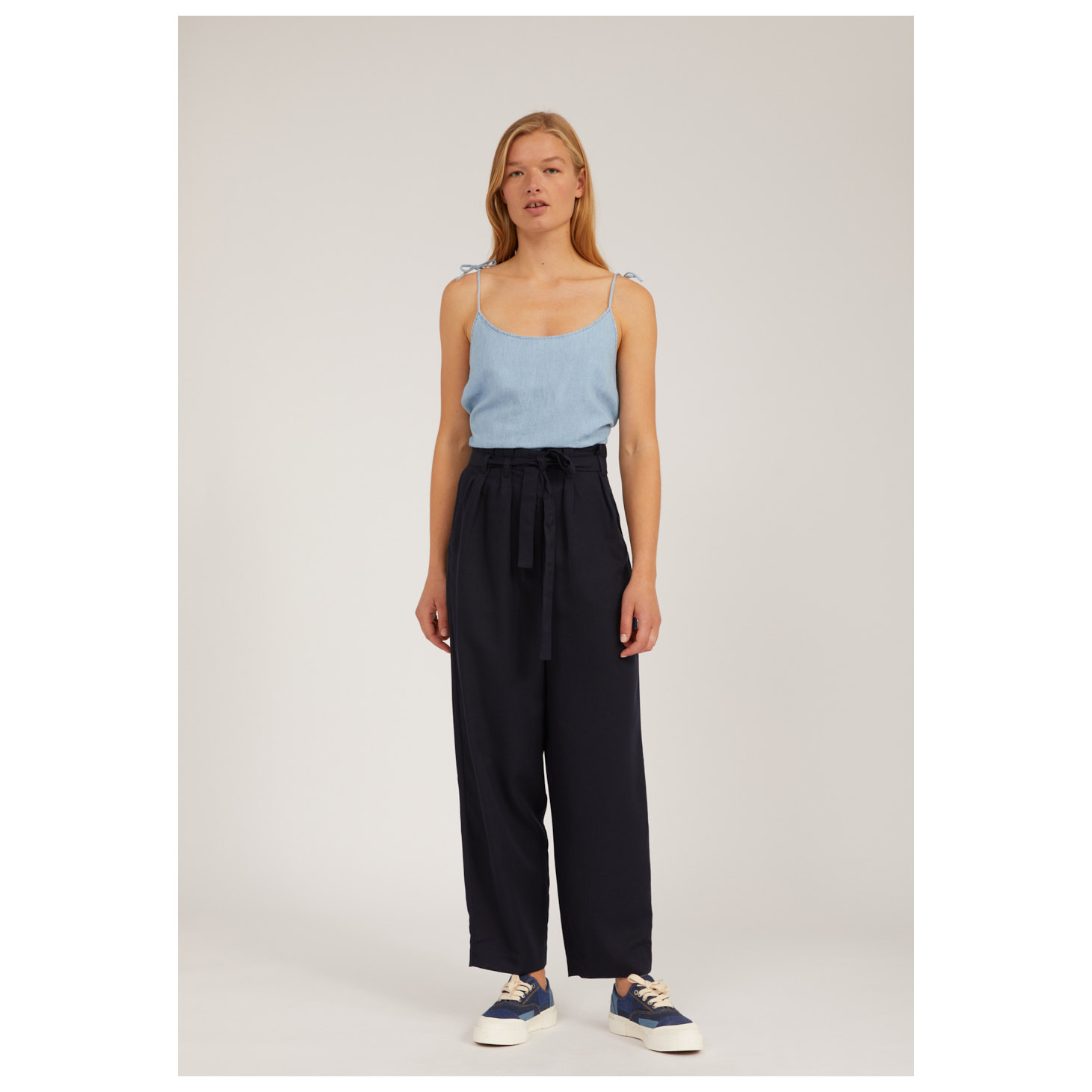 ARMEDANGELS Timeaa - Casual trousers 