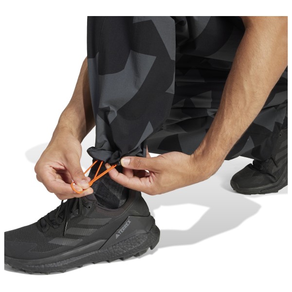 adidas Terrex - Cargo AOP Pants - Verryttelyhousut