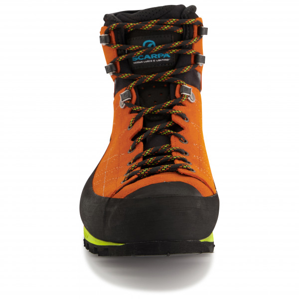 Vieilles chaussures de ski - France