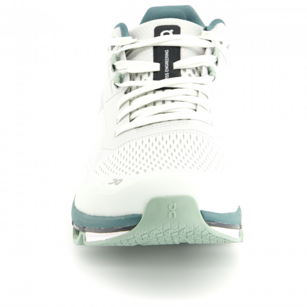 On - Cloudace - Springskor