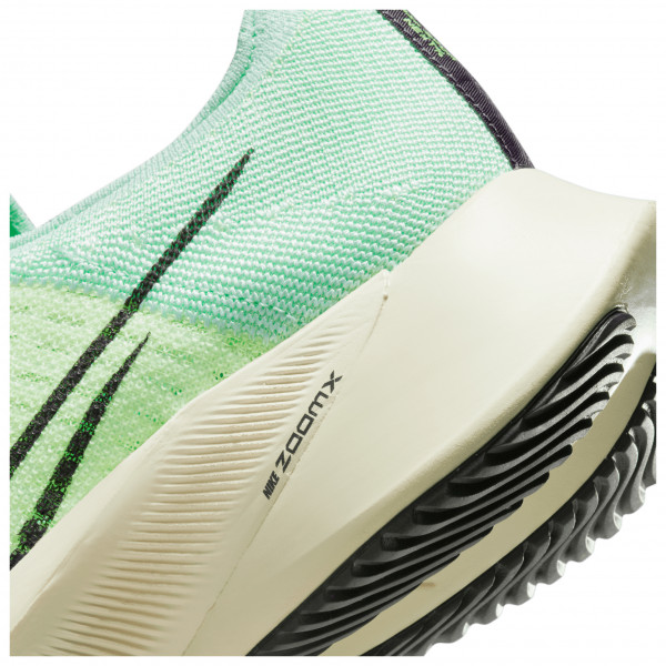 Nike - Air Zoom Tempo Next% - Springskor