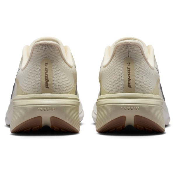 Nike - Air Zoom Pegasus 42 Ess - Running shoes