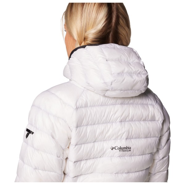 Columbia - Women's Arctic Crest Down Hooded Jacket - Untuvatakki