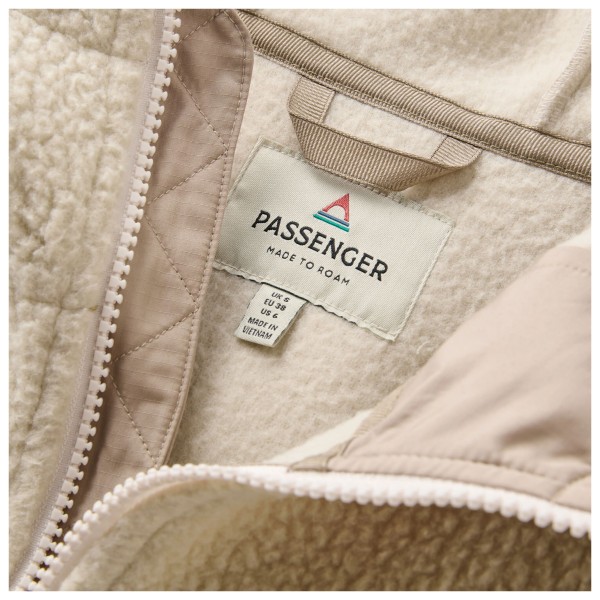 Passenger - Women's Home 1/2 Zip Recycled Hooded Sherpa Fleece - Fleecetrui