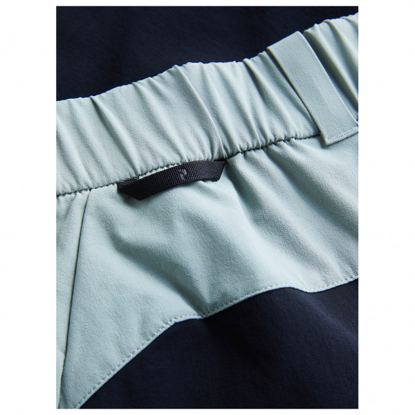 Peak Performance - Women's Stretch Trek Shorts - Shortsit
