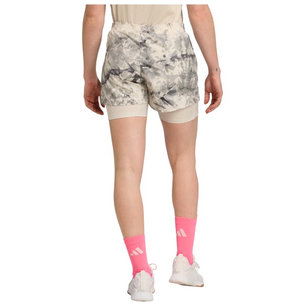 adidas - Women's Own The Run Spray Dye 2in1 Short - Loopshort