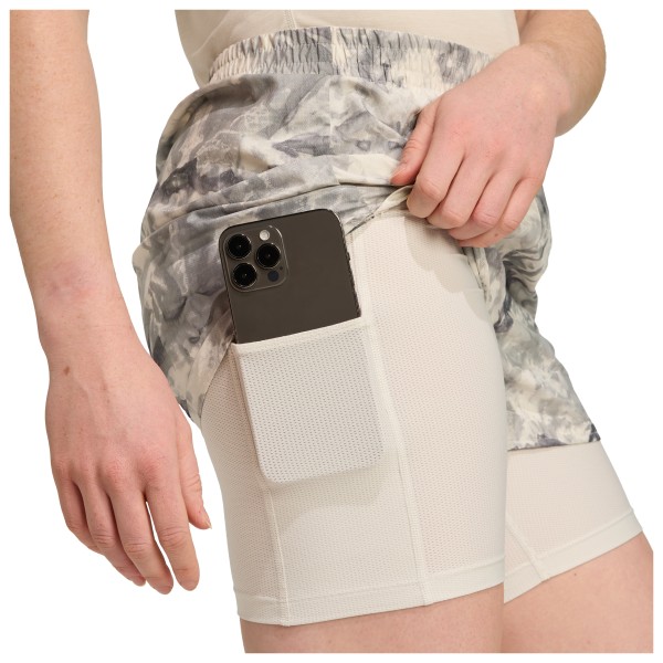 adidas - Women's Own The Run Spray Dye 2in1 Short - Loopshort