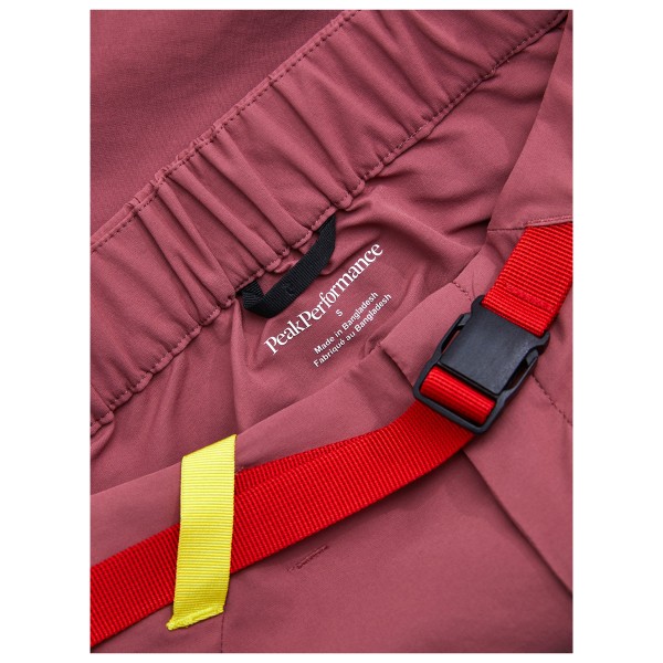 Peak Performance - Women's Iconiq Tech Shorts - Shortsit