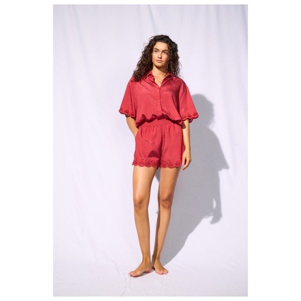 Watercult - Women's Shorts with Embroidery - Pantalones cortos