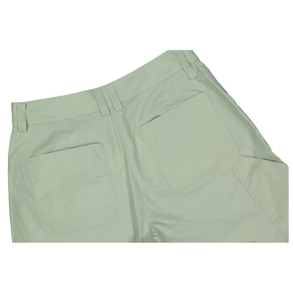 Jeanne Baret - Women's Papyrus Bermuda - Short