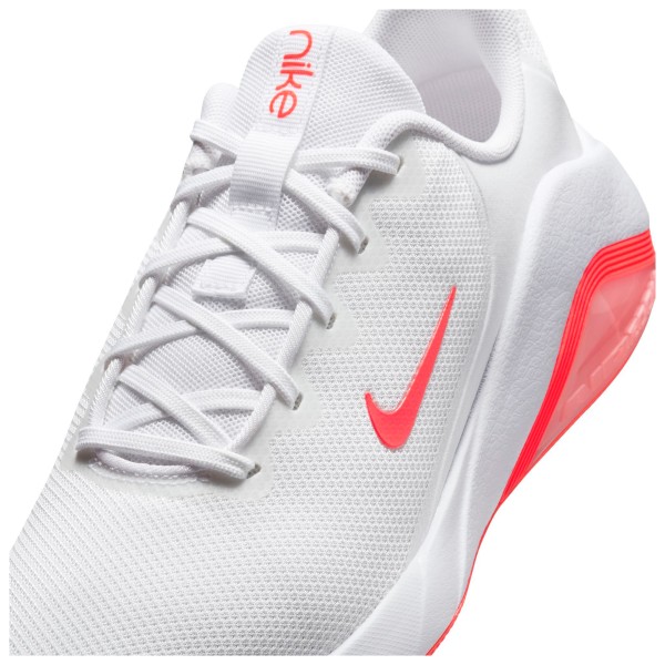 Nike - Women's Bella 7 Workout Shoes - Multisportskor
