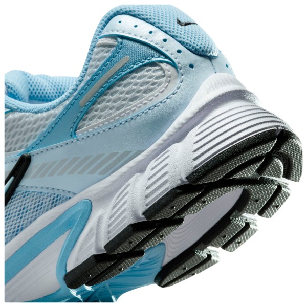 Nike - Women's V5 Runner - Multisportskor