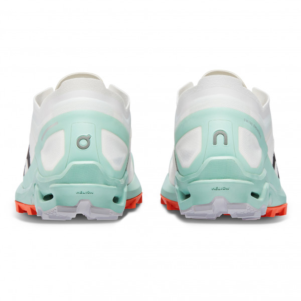 On - Women's Cloudventure Peak 3 Undyed - Trailrunningsko