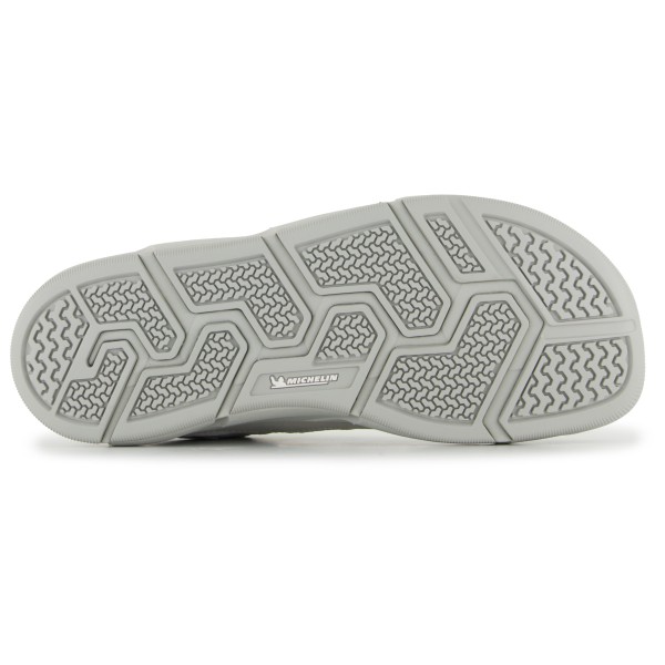 Joe Nimble - Women's Sneaker Addict - Sneakerit
