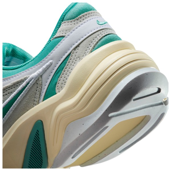 Nike - Women's AL8 - Sneakerit