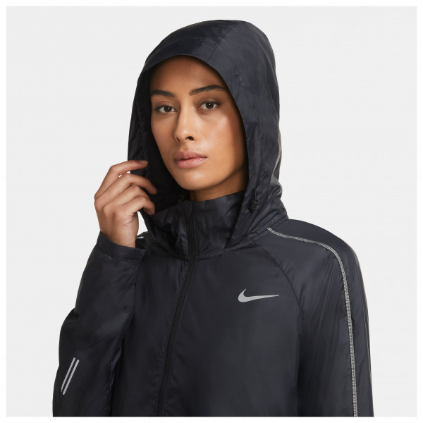 Nike - Women's Shield Running Jacket - Loopjas