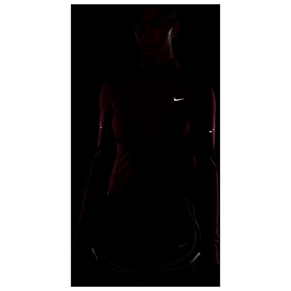 Nike - Women's Swift Dri-Fit Full Zip Jacket - Løbejakke