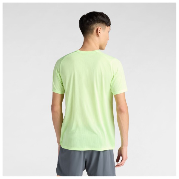 New Balance - Athletics Graphic T-Shirt V2 - Loopshirt