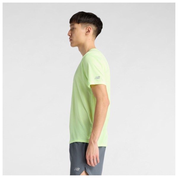 New Balance - Athletics Graphic T-Shirt V2 - Loopshirt