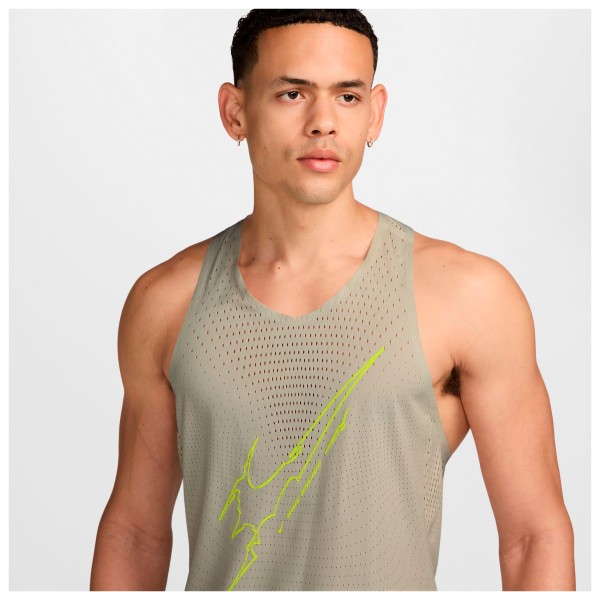 Nike - Dri-Fit ADV Aeroswift GFX Singlet - Loopshirt
