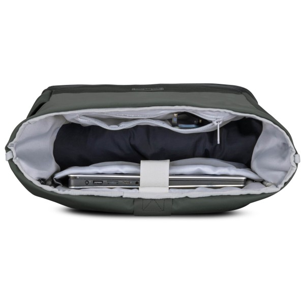 Johnny Urban - Allen 22 - Daypack