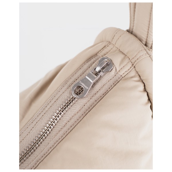 Sandqvist - Curve Halfmoon Bag - Shoulder bag