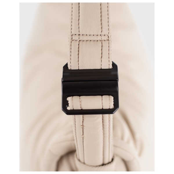 Sandqvist - Curve Halfmoon Bag - Shoulder bag