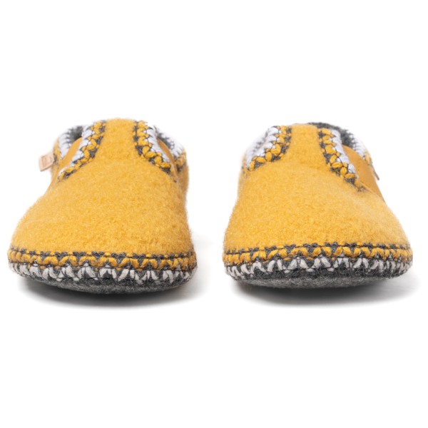 Living Kitzbühel - T-shirt with Crochet Trim - Slippers