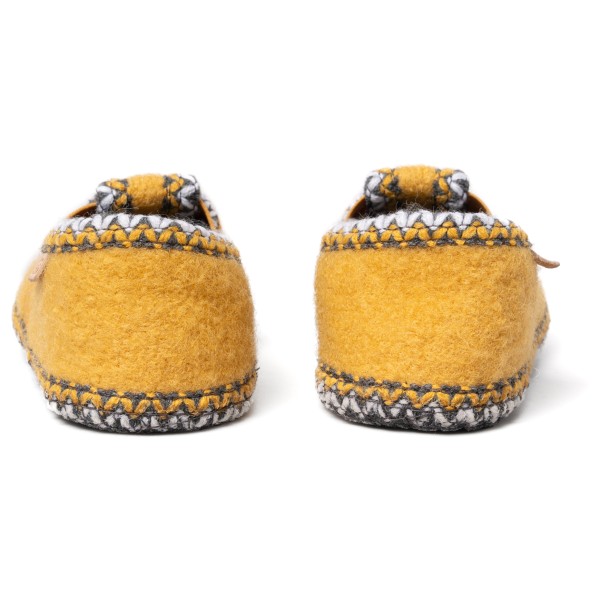 Living Kitzbühel - T-shirt with Crochet Trim - Slippers