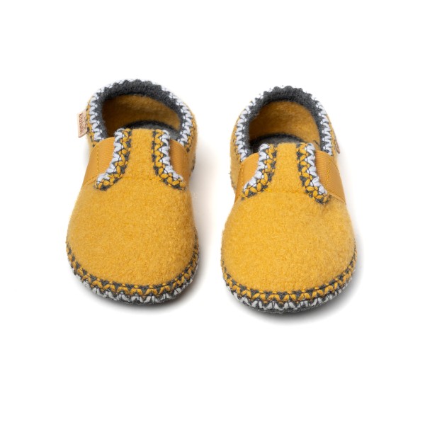 Living Kitzbühel - T-shirt with Crochet Trim - Slippers
