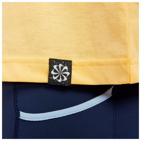 Nike - Women's Dri-FIT Trail Short-Sleeve - Loopshirt
