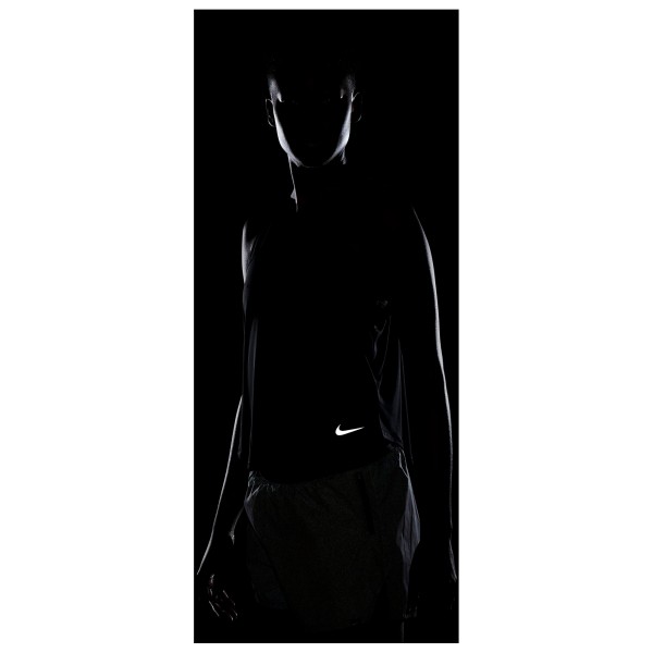 Nike - Women's Dri-FIT ADV Run Division - Løbeshirt