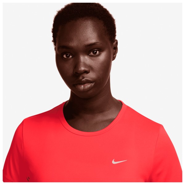 Nike - Women's Tempo Dri-Fit Short-Sleeve Running Top - Loopshirt