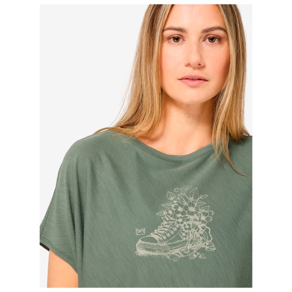 super.natural - Women's Flower Sneakers Loose Tee - Merinoshirt