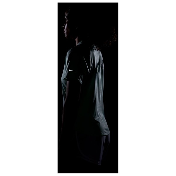 Nike - Women's Swift Dri-FIT Running Top - Laufshirt