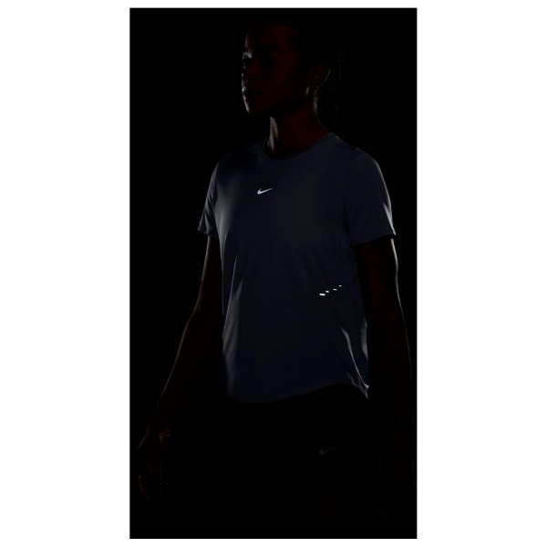 Nike - Women's AF Swift Top S/S - Løbeshirt