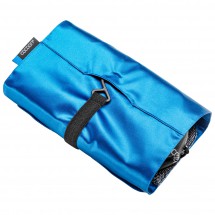 Cocoon - Hanging Toiletry Kit Minimalist with Silk - Necessär 