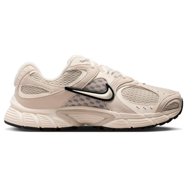 Nike Women’s V5 RNR Sneakers Beige