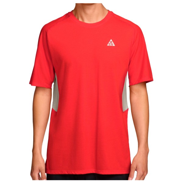Nike ACG Dri-Fit ADV Solar Chase Hardloopshirt Rood