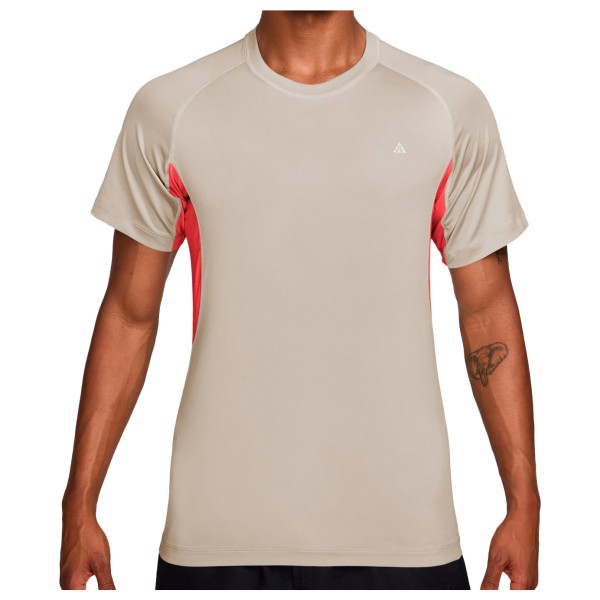 Nike ACG Wildsee Dri-FIT Short-Sleeve Base Layer Sportshirt Beige
