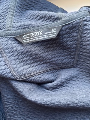 Imagen 1 de Johanna sobre Arc'teryx - Women's Aestas Pullover Hoody - Forro polar