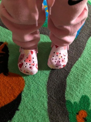 Imagen 1 de Margit sobre Crocs - Kid's Classic VDay Graphic Clog - Sandalias
