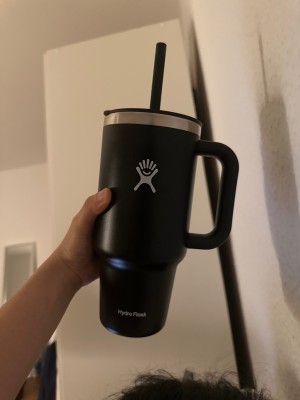 Imagen 1 de Maihuong58 sobre Hydro Flask - All Around Travel Tumbler - Botella