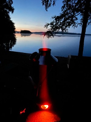 Tuotetta Kelly Kettle - Base Camp Kettle - Puukäyttöiset retkikeittimet koskeva kuva 1 k&auml;ytt&auml;j&auml;lt&auml; Christopher