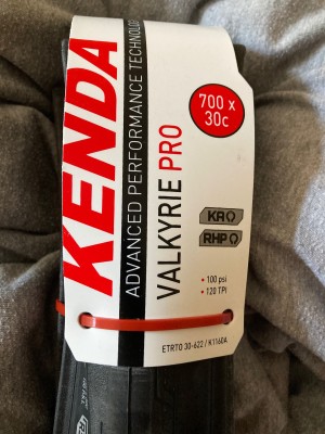 Imagen 1 de Stephen sobre Kenda - Valkyrie Pro 28'' (30-622) TLR Faltbar - Neumático de bicicleta