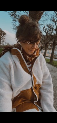 Imagen 2 de Jessica sobre Passenger - Women's Clover Recycled Cotton-Lined Sherpa Fleece - Forro polar