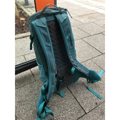 Image 4 from Christin of Patagonia - Nine Trails Pack 20 - Walking backpack