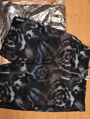 Foto 1 van Andrea bij Protest - Kid's Prtflames Beachshort - Boardshort