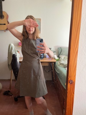 Foto 1 van Miriam bij Royal Robbins - Women's Spotless Traveler Tank Dress II - Jurk